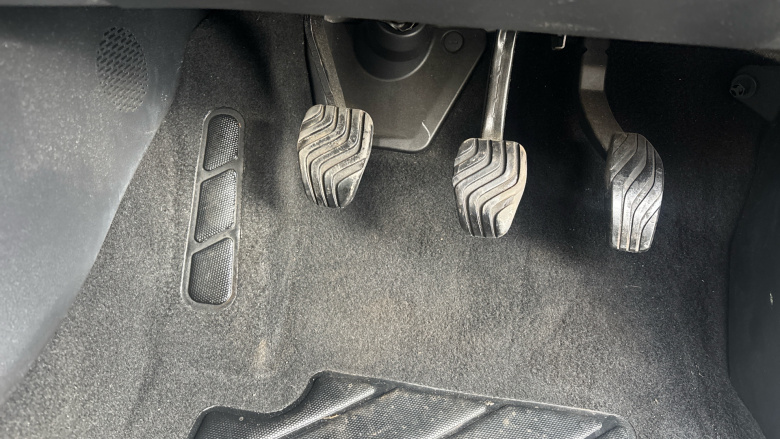 Nissan Qashqai 1.3 DiG-T MH Acenta Premium 5dr Petrol Hatchback